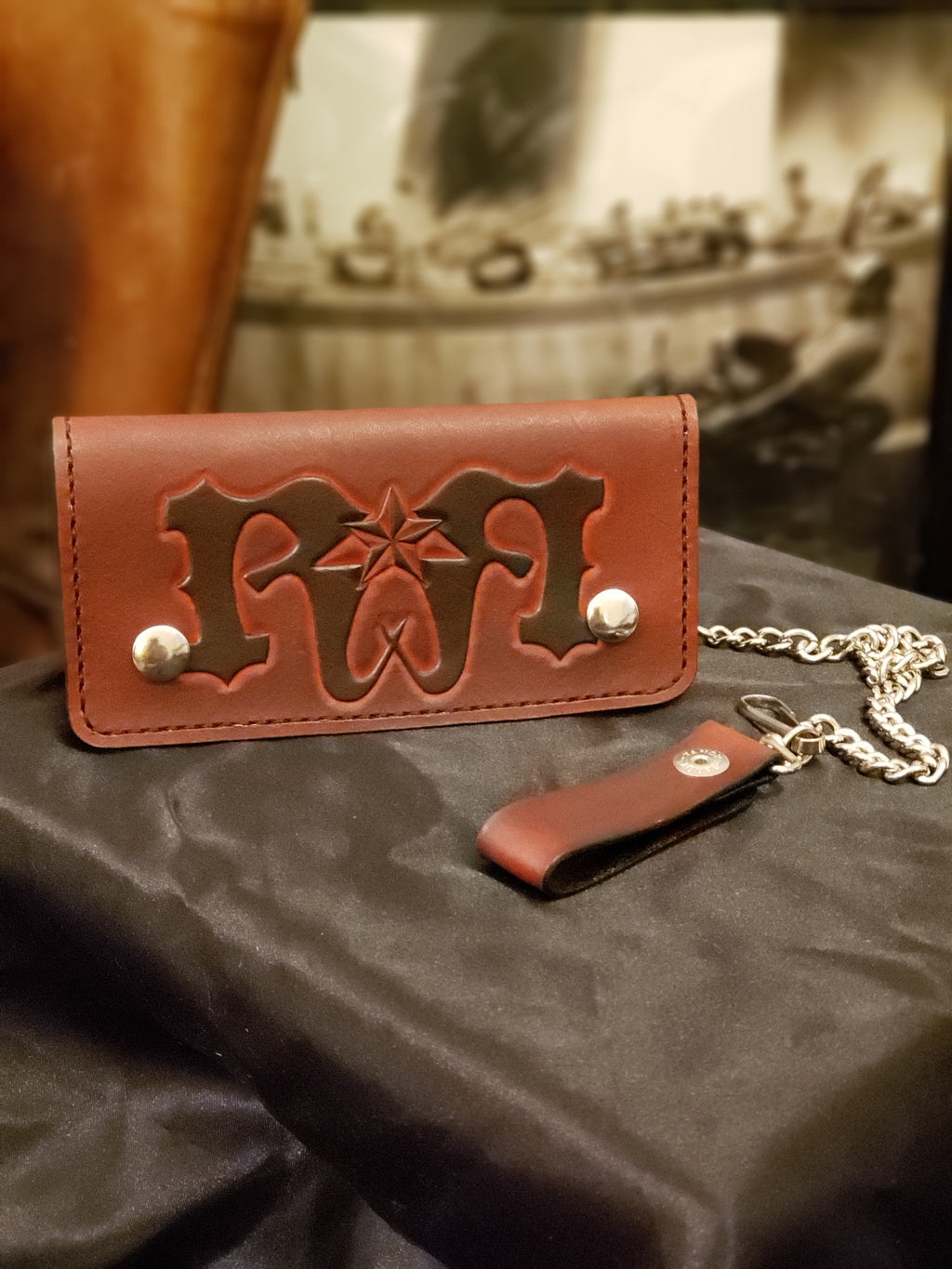 Leather long-wallet with chain